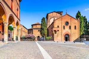 SANTO STEFANO  | Carta da parati città Bologna - Italia